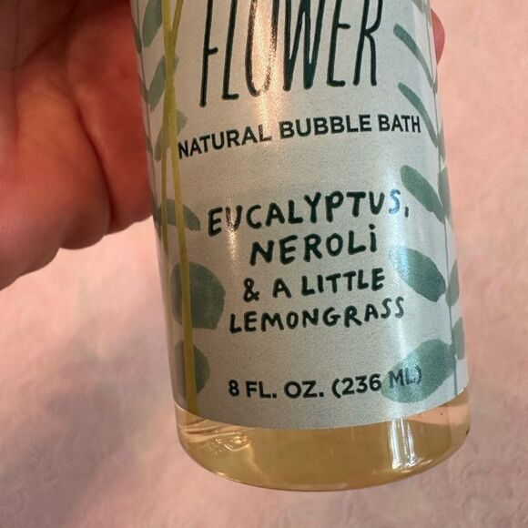 Blue Q Bubble Bath Delicate Flower Eucalyptus Neroli Lemongrass - Picture 3 of 5